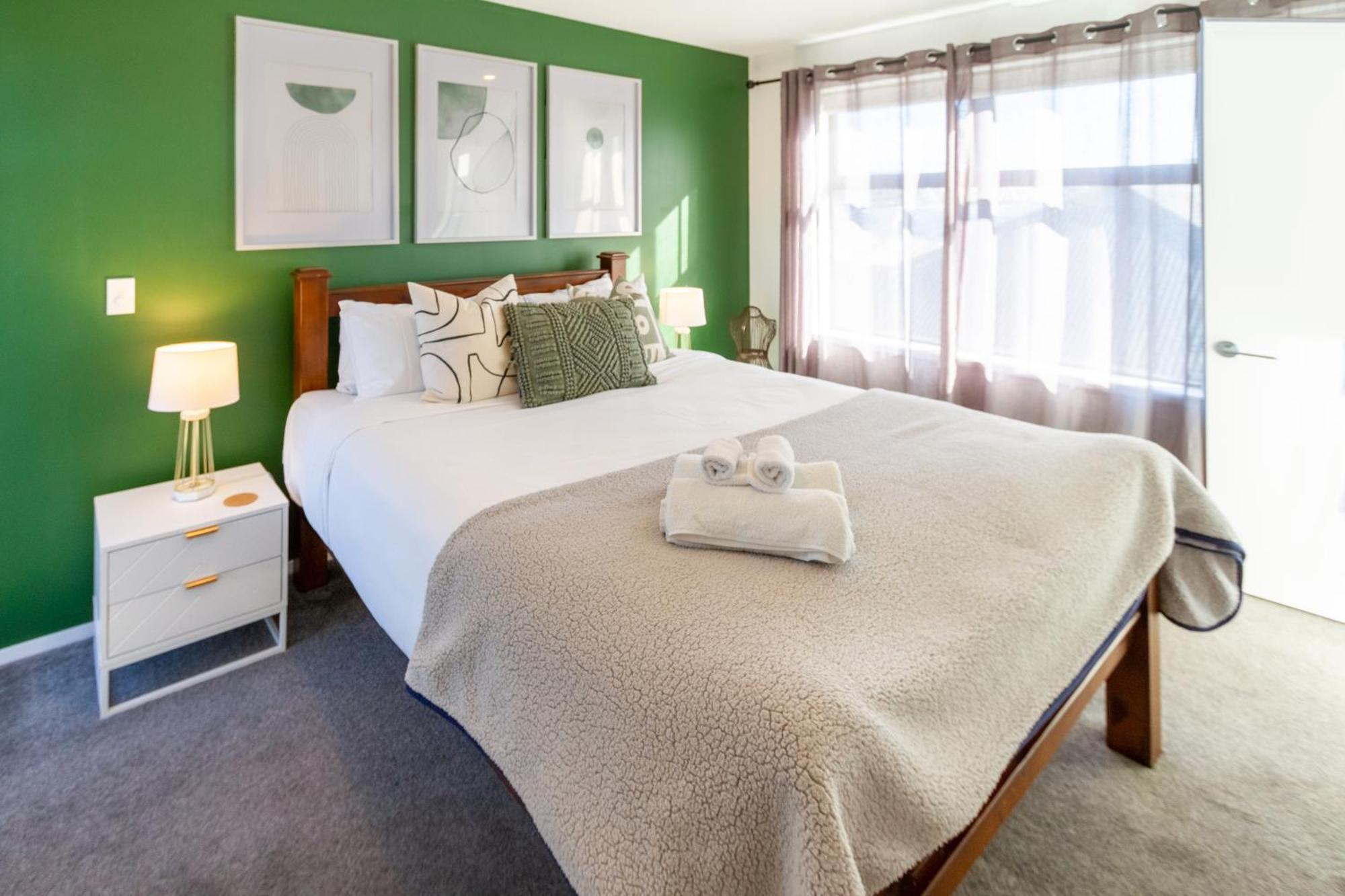 Gorgeous In Green - 2 Bed Central Oasis W/King Bed Christchurch Exteriér fotografie